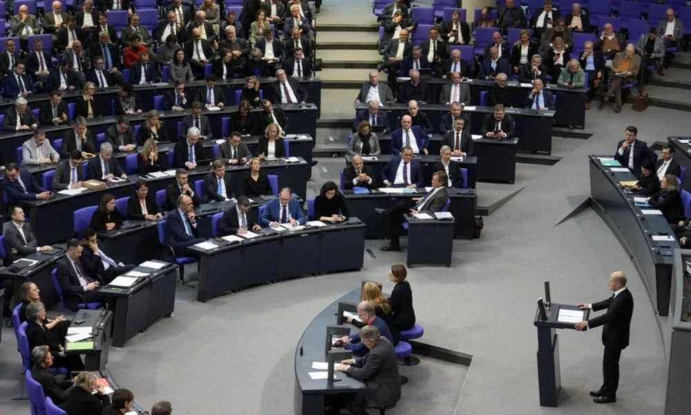 Γερμανία: Βγήκαν τα «μαχαίρια» για την φρεγάτα που παραλίγο να καταρρίψει drone των ΗΠΑ